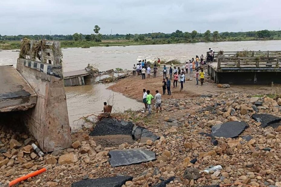 Flood in Palar River